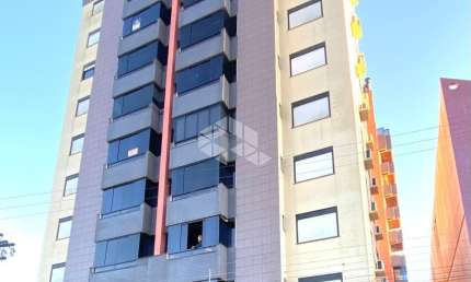 Lindo apartamento na Rua Professor Teixeira - Bairro Fatima - Ed. San Francisco Palace em frente a Locomotia.