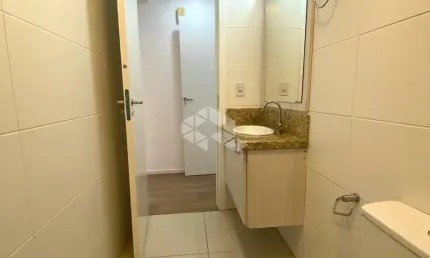 Amplo e bem localizado, este excelente apartamento de 2 dormitórios, sendo 1 suíte, conta com 103 m² de área total e oferece conforto e praticidade em cada detalhe.