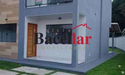 Casa em condomínio fechado com 3 quartos à venda na Rua Comandante Barcelar, Centro, Guapimirim, 110 m2 por R$ 640.000