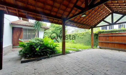 Casa à venda no Guaiúba no Guarujá, SP | QVista Inteligência Imobiliária Guarujá