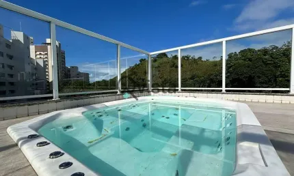 Cobertura nas Astúrias no Guarujá, SP | QVista Inteligência Imobiliária Guarujá