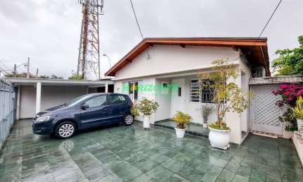 Casa à venda com 3 dormitórios no Jardim Oriente em São José dos Campos - SP