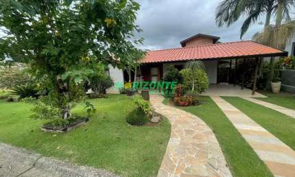 Casa com 3 dormitórios para alugar, 340 m² Tampanhão - Jambeiro/SP
