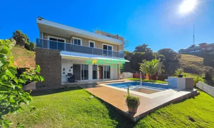 Casa para venda e locação de alto padrão com 1300m² de terreno com 3 suítes, no condomínio Mirante