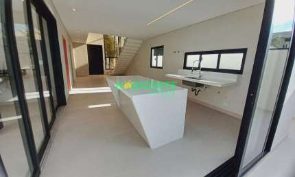 Casa à venda com 4 Suítes- Residêncial Malibu Caçapava, SP