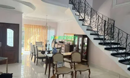 Casa à venda com terreno de 360m² 4 dormitórios no bairro jardim apolo ii, são josé dos campos, sp