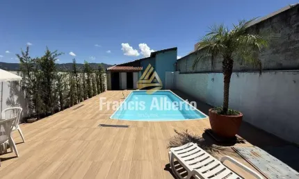 Casa 3 dormitórios sendo 1 Suíte  com Piscina e Churrasqueira em Extrema MG