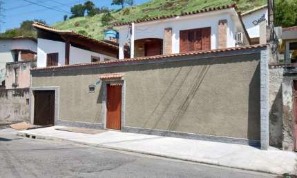 Casa para Venda em São Gonçalo, Barro Vermelho, 2 dormitórios, 4 banheiros, 1 vaga