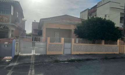 Casa para Venda em São Gonçalo, Parada 40, 3 dormitórios, 2 banheiros, 5 vagas