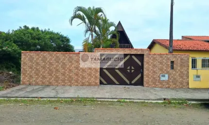 Aconchegante chalé com 3 dormitórios no balneário adriana - ilha comprida/sp