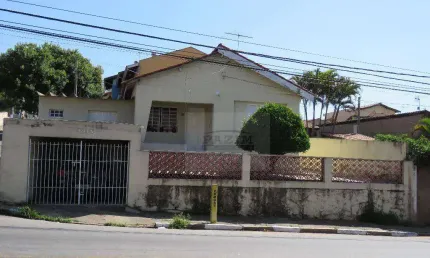 Casa à venda na Avenida Presidente Castelo Branco, Jardim São Matheus, Vinhedo