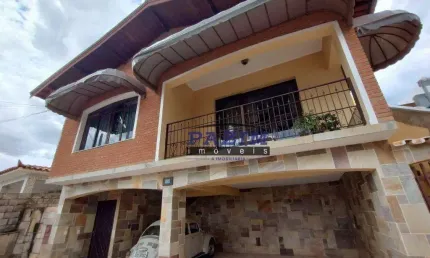 Casa com 3 dormitórios à venda, 252 m² - Centro - Vinhedo/SP