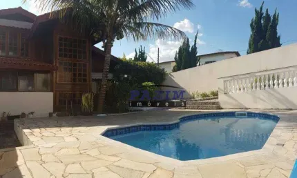 Casa com 3 dormitórios à venda, 214 m² - Vila Gallo - Vinhedo/SP