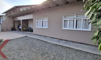 Casa com 3 quartos à venda no Garcia, Blumenau  por R$ 495.000