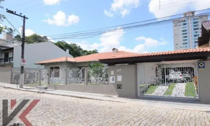 Casa com 4 quartos à venda no Itoupava Norte, Blumenau  por R$ 1.990.000