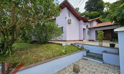 Casa com 4 quartos à venda no Do Salto, Blumenau  por R$ 1.090.000