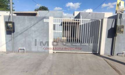 Casa para venda localizada a poucos metros da Av do Capão