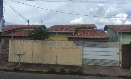 Casa com 2 quartos sendo 1 suíte no bairro Santa Isabel