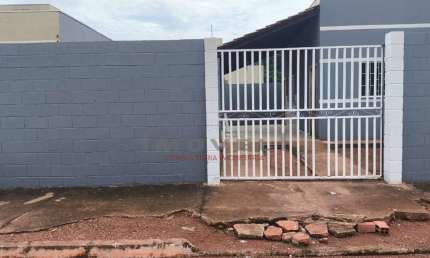 Casa com 2/4 no bairro Nova Fronteira- Várzea grande