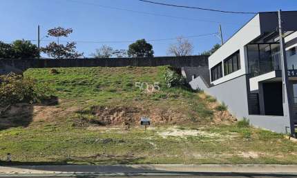 Terreno à venda no Condomínio Lagos D' Icarai com 344m² de terreno, em aclive