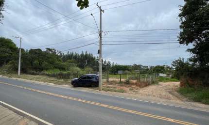Área plana de 4912m2 à venda no bairro Pinheiro, com 50m de testada e excelente topografia.