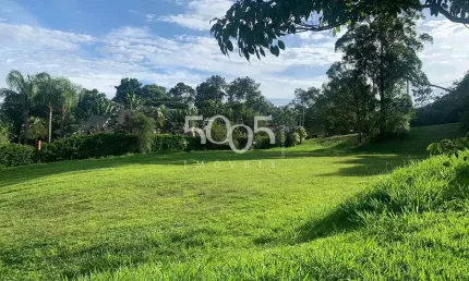 Excelente terreno de esquina, próximo à hípica, ótima localização, à venda no condomínio Terras de São José em Itu com 2052m2 de área útil.