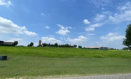 Lindo lote à venda no condomínio Porto São Pedro em Porto Feliz com 1627m2 de terreno com leve aclive.