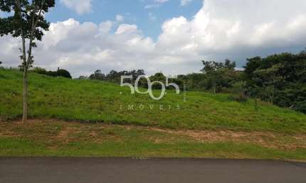 Terreno com leve aclive  em uma ótima localização, ao lado da área verde, à venda no condomínio Terras de São José ll com 2.093,82m² de área total.
