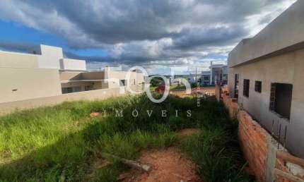 Terreno à venda no Condomínio Lagos D' Icarai com 310m² de terreno, numa ótima localização no condomínio.
