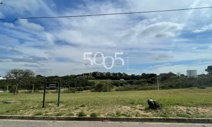 Oportunidade de terreno à venda para fazer seu projeto de sonho em área de 1014m² e muito bem localizado no condomínio.