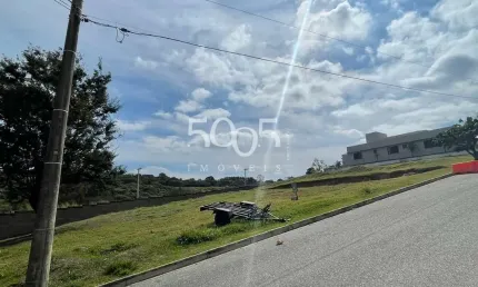 Oportunidade de terreno à venda para fazer seu projeto de sonho em área de 1008m² e muito bem localizado no condomínio.