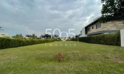 Terreno à venda no condomínio altos de itu com 1100m² de área total e com uma ótima topografia.