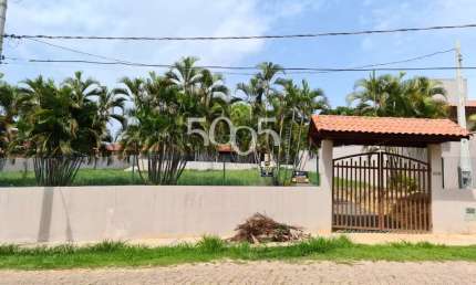 Chácara reformada à venda no Condomínio Santa Inês em Itu/SP,  com piscina, área gourmet e um amplo terreno de 1200m²