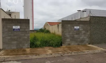 Excelente terreno com 228m²,  localização privilegiada, atrás de supermercado e do bairro mais procurado da cidade!