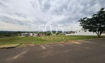 Excelente lote à venda no condomínio Campos de Santo Antonio II em Itu, com 800m2 de área total, leve declive e em rua sem saída.