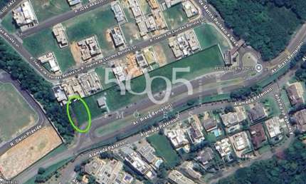 Terreno comercial com 12m de frente e 30m de comprimento (360m2), vagas de estacionamento, localização ótima, perto a condomínios de alto padrão