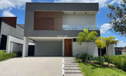 Casa no Cond. Alphaville Castelo em Itu, 3 suítes, com 401m² de área total
