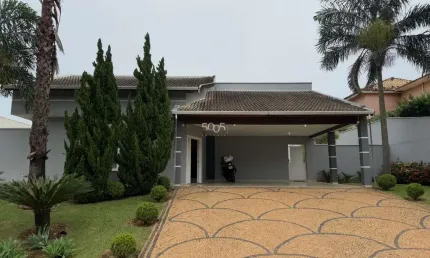 Excelente casa térrea à venda no condomínio Santa Monica em Itu com 248m2 de construção e 802m2 de terreno.