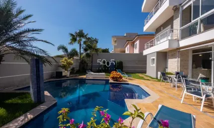 Casa sobrado em condomínio à venda no Condomínio Jardim Theodora, 4 suítes, 425m² de área construída e 602m² de área total