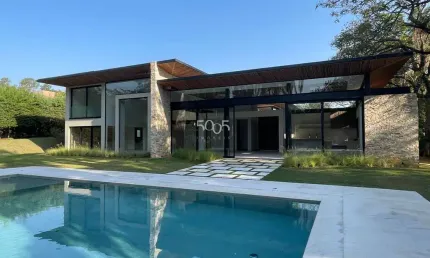 Casa à venda no condomínio Terras de São José l, 5 suítes, 1143m² de área construída e 2530m² de área total