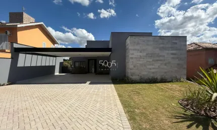 Venha conhecer esse incrível imóvel com 5 suítes, 3 vagas cobertas e 2 sistemas de lazer independentes para toda a sua família desfrutar!