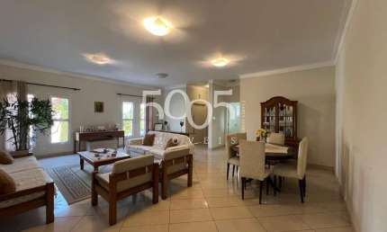 Casa térrea de esquina à venda no Condomínio Jardim Theodora, 4 suítes, com 293m² de área construída e 630m² de área total