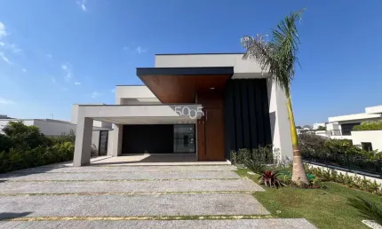 Casa sobrado em condomínio à venda, 4 suítes, no condomínio Plaza Athenee em Itu,  700m² de área construída e 1250m² de área total