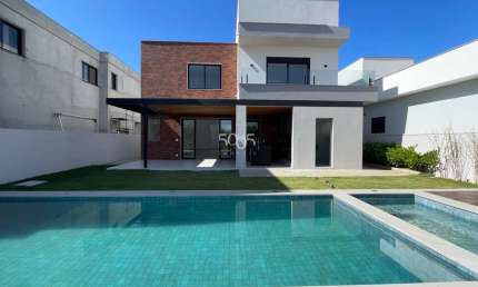 Casa em condomínio sobrado à venda no Cond. Villas do Golf em Itu, 3 suítes, 327m² construídos em um terreno de 503m²