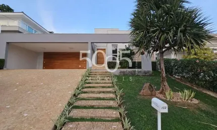 Casa à venda no Condomínio Jardim Theodora, 4 suítes, com 415m² de área construída e 600m² de área total
