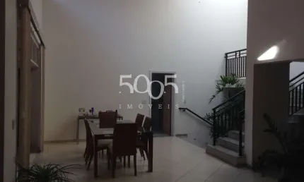 Casa à venda no Condomínio Campos de Santo Antônio I com 380m² de área construída, sendo 936m² de terreno