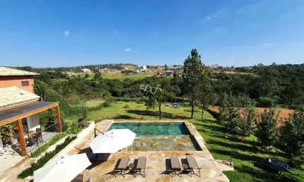 Descubra a verdadeira definição de luxo e tranquilidade nesta deslumbrante casa de arquitetura toscana, localizada no terras de são josé ii