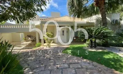 Venha conhecer essa incrível casa no condomínio Portal de Itu II! Com área acima da média, são 428,76m² e topografia em declive