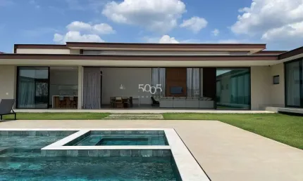 Casa em condomínio térrea à venda no Condomínio de São José II em Itu, interior de SP, com 5 suítes, 730m² construídos em um terreno de 2.953m²