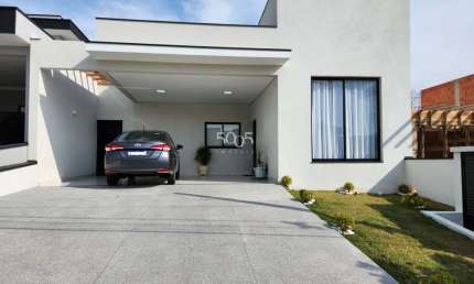 Casa à venda no condomínio Garden Ville em Itu, com 135m² de área útil e 250m² de terreno.